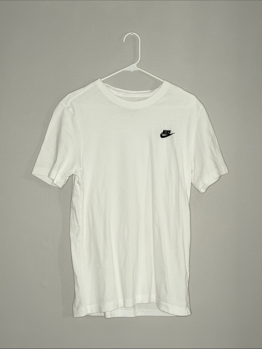 Men’s white size medium Nike tshirt